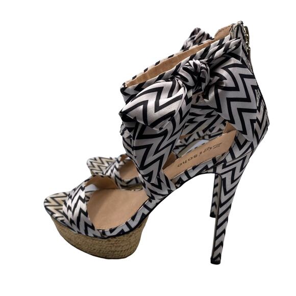 Zigi Soho Khloe Black & White Chevron Platform Sandals Size 10 Ankle Wrap Heels - Picture 6 of 12